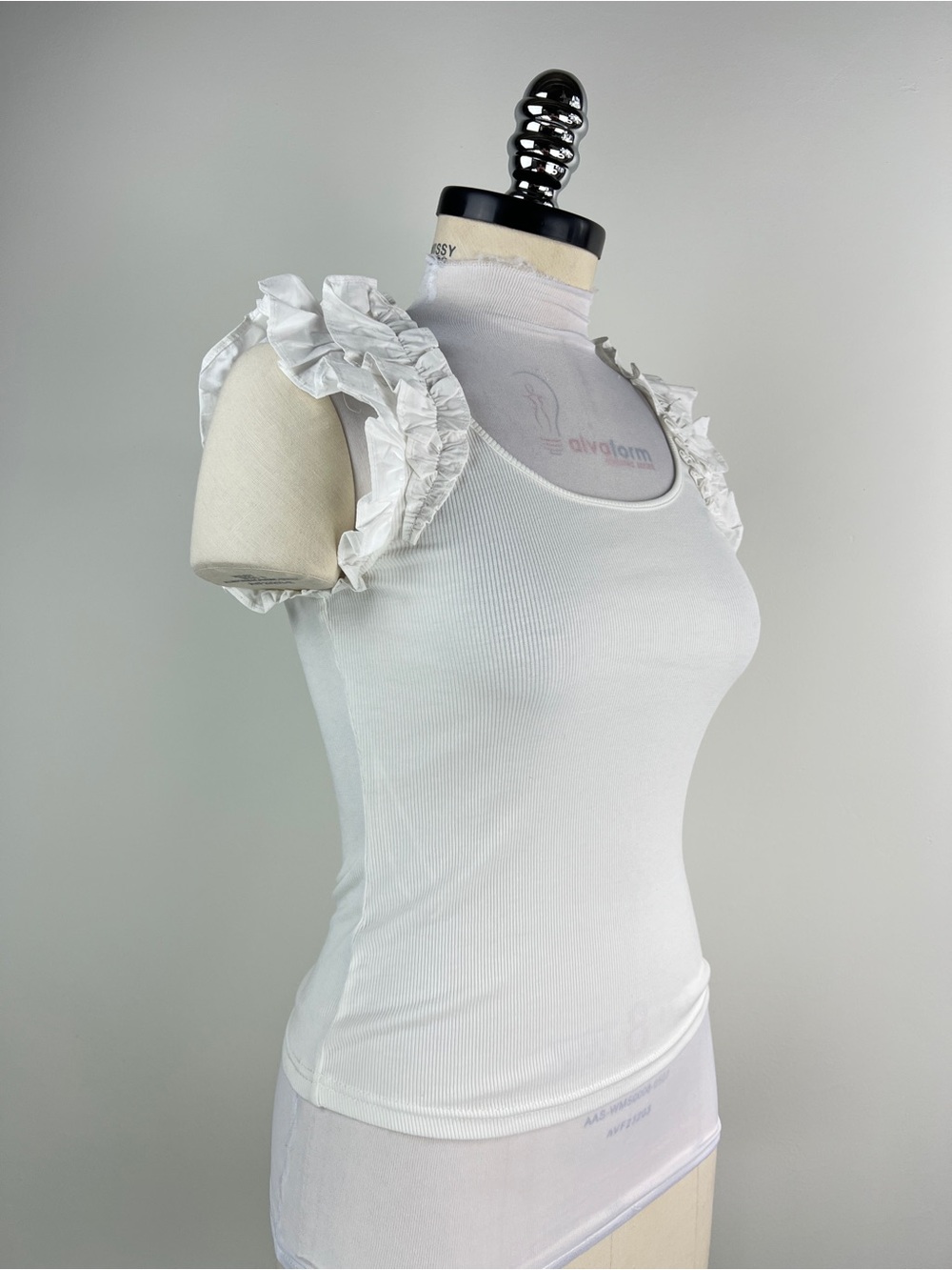 💚 3642. White Ruffle Sleeve Ribbed Tank Top - Picture 2 of 7